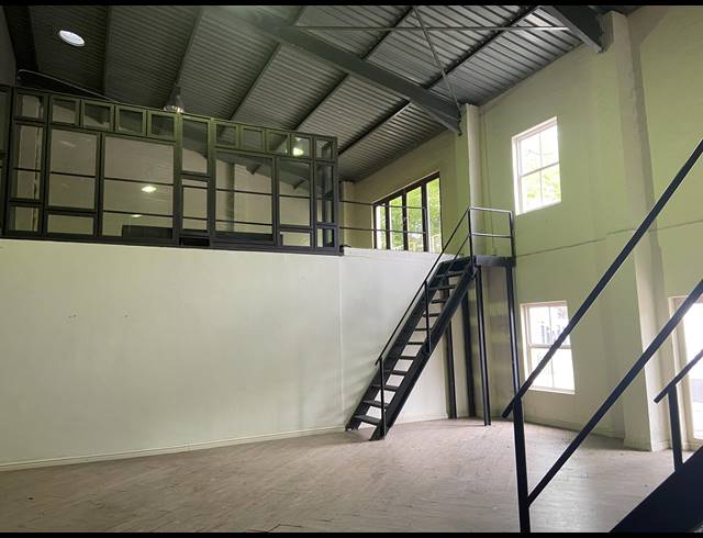 1,337M² WAREHOUSE FOR SALE IN WESTLAKE